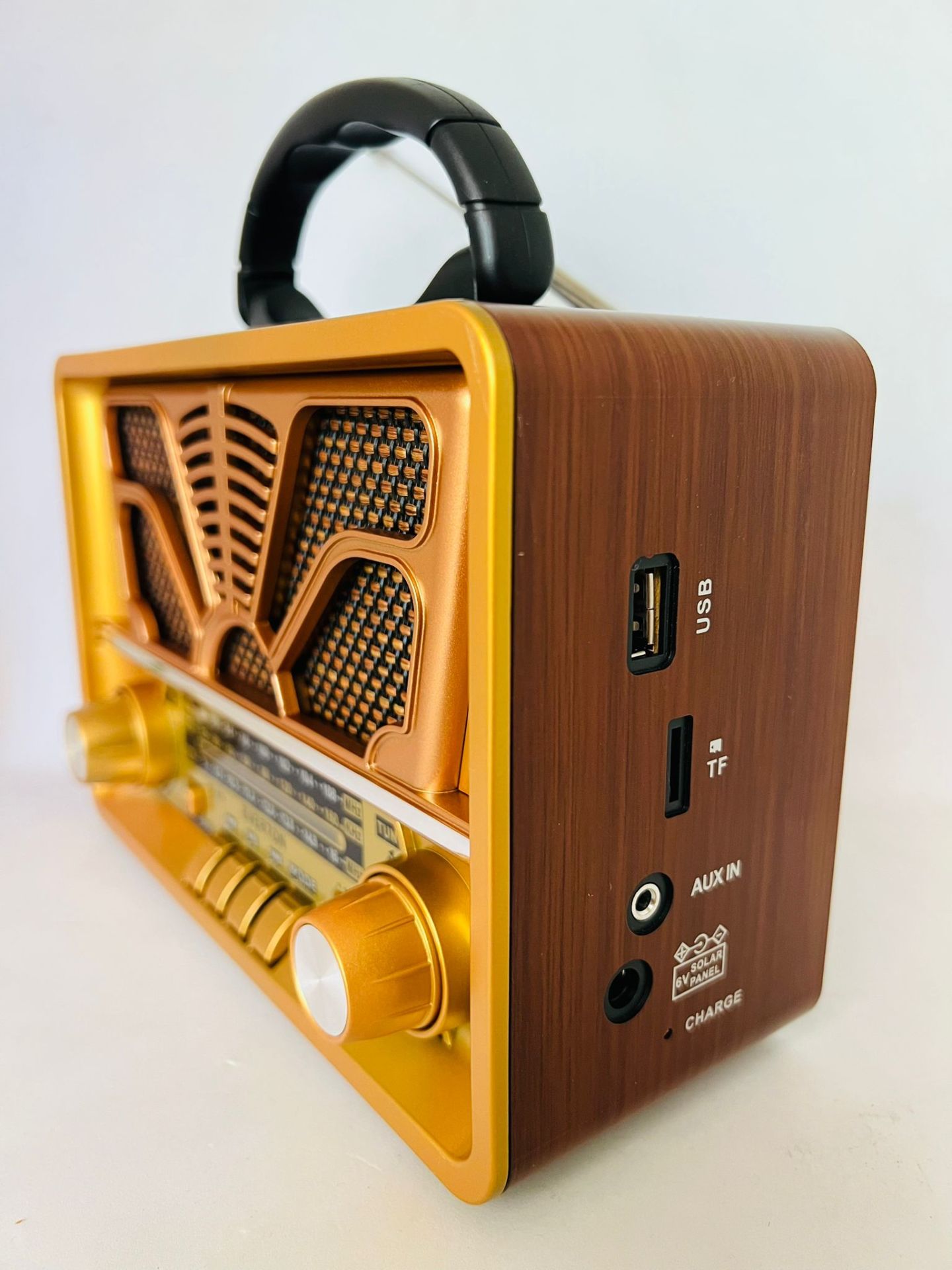Everton RT-811 Bluetooth Nostalji ,Şarjlı 3 Band Radyo ,usb, sd ,Aux, mp3 Ortaboy Fenerli Müzik Kutusu