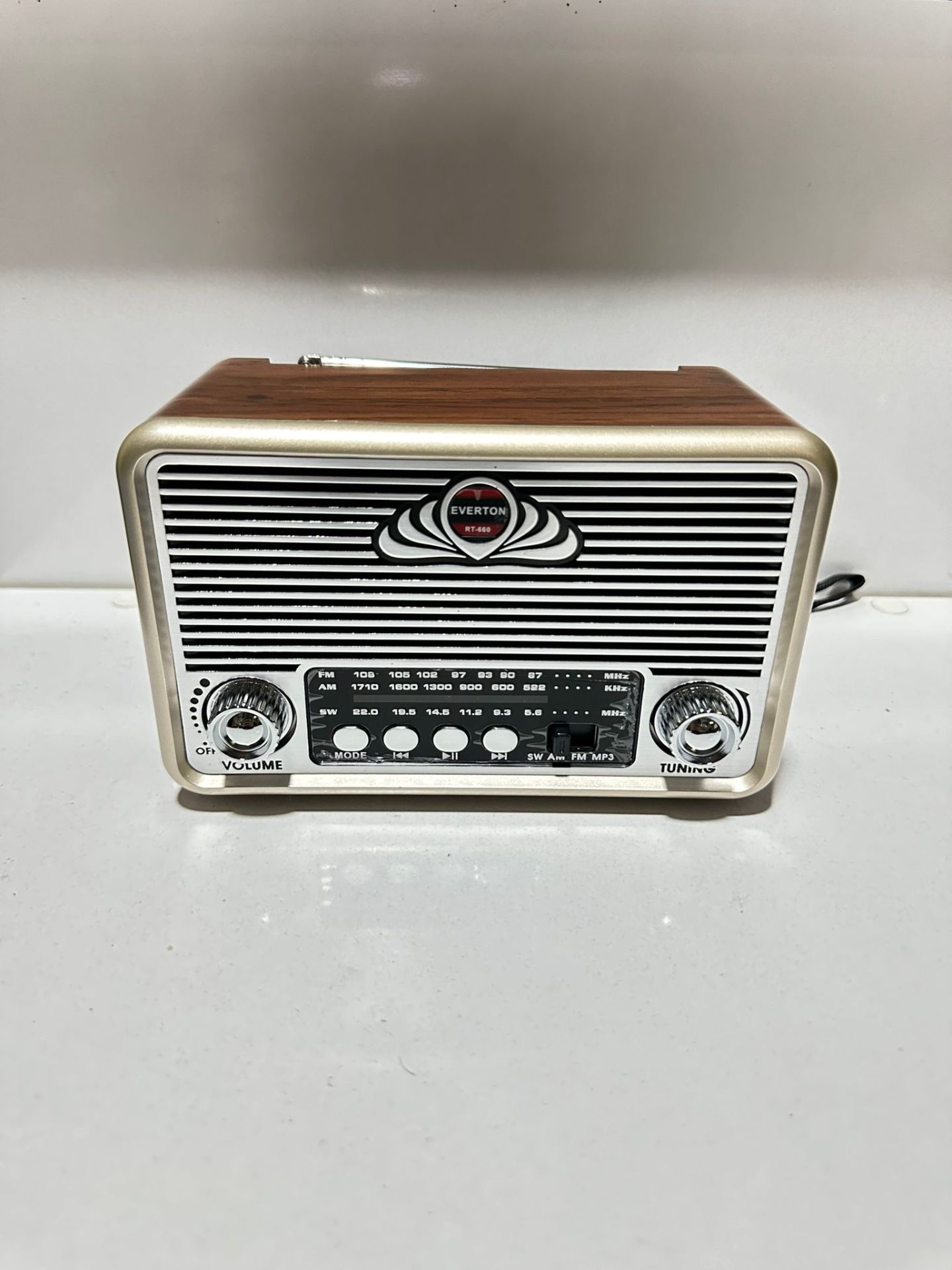 Everton RT-660 Orta Boy Solar Güneş Enerjili Fenerli Bluetooth/USB/Sd kart/ Radyo mp3 Player Müzik Kutusu